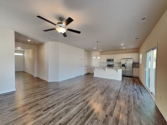 2nd image of 1038 Cloverdale Ct