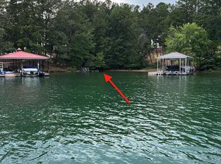 421 Peninsula Rd, West Union, SC 29696