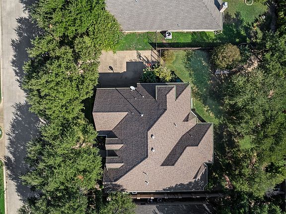 3rd image of 6813 Vista Ridge Dr E