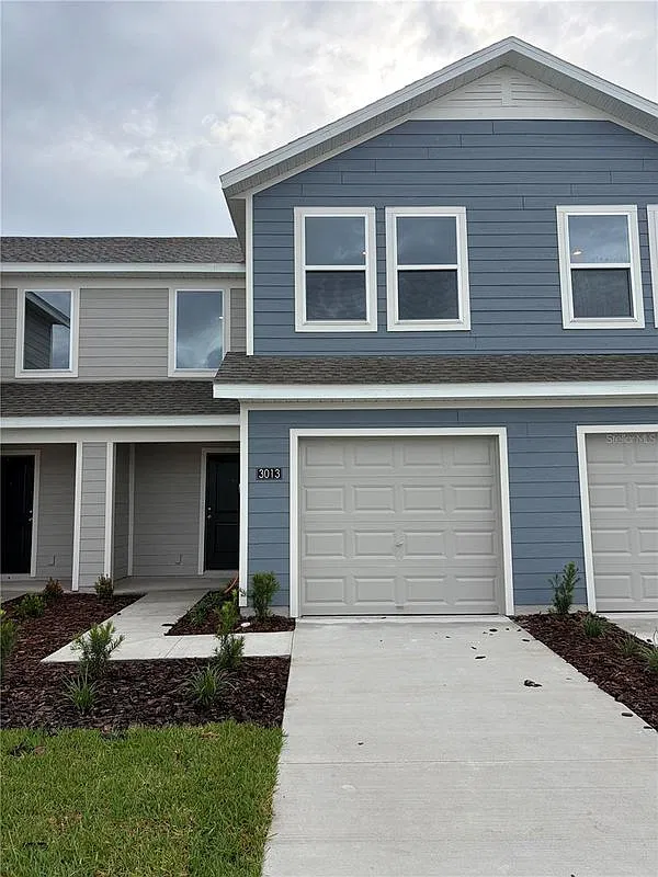 3 bed, 2.5 bath, 1386 sqft, $2,050 — Photo 1