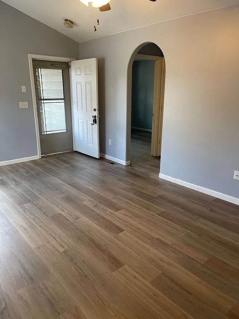 Charming 3 Bed, 2 Bath Home in Prime Belgrade Location — Photo 4