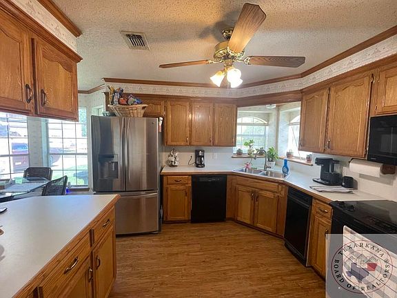 2nd image of 5 Dogwood Ln