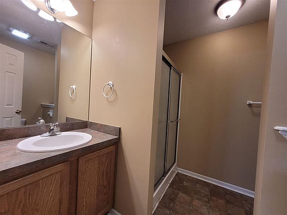 5th image of 432 W 5th St