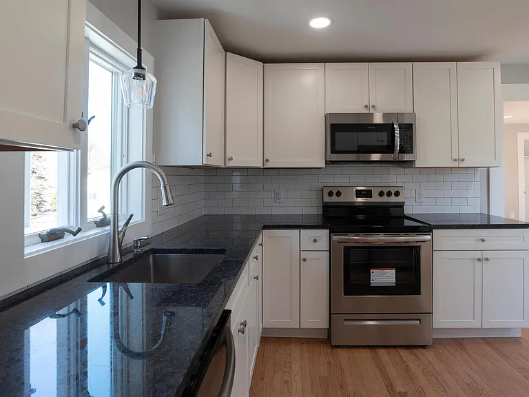 11 George St #2 — Photo 3