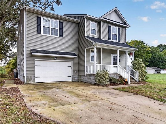 3rd image of 1439 Kempsville Rd
