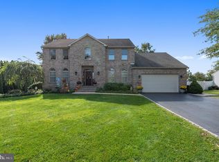 660 Sun Haven Dr, Clayton, NJ 08312
