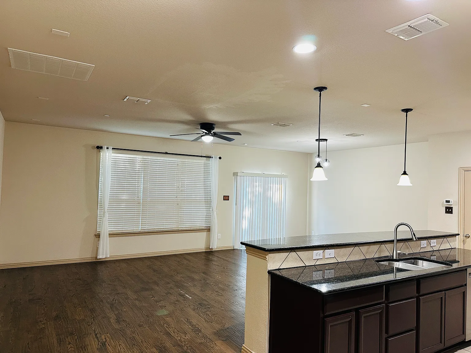 2249 Salado Dr — Photo 4