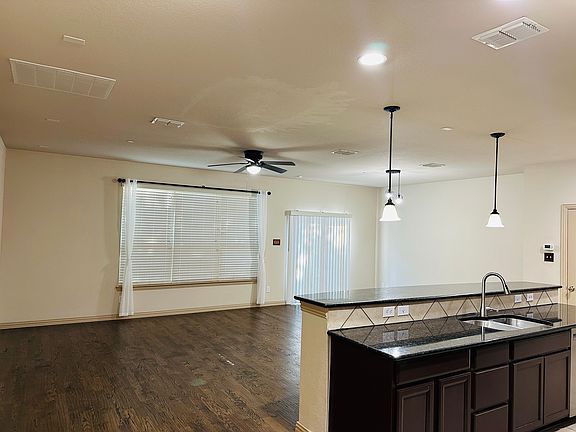 4th image of 2249 Salado Dr