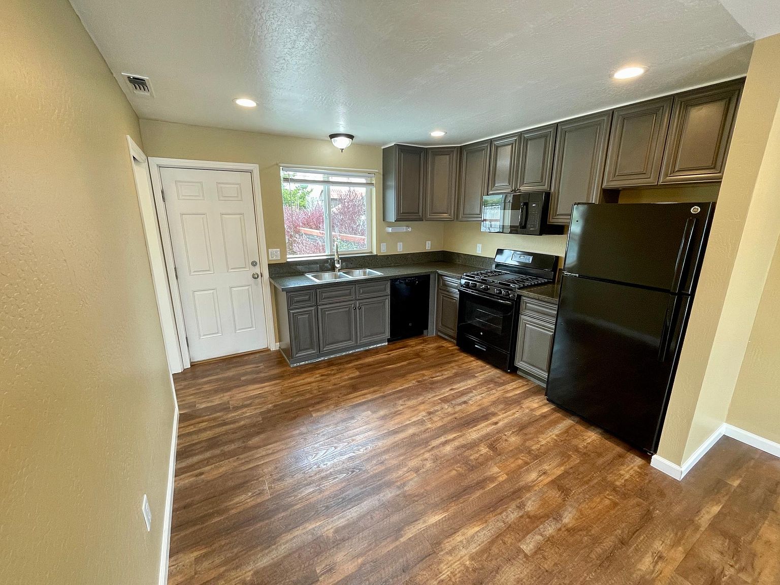 7313A Lovers Ln 7313A, Hollister, CA 95023 Zillow