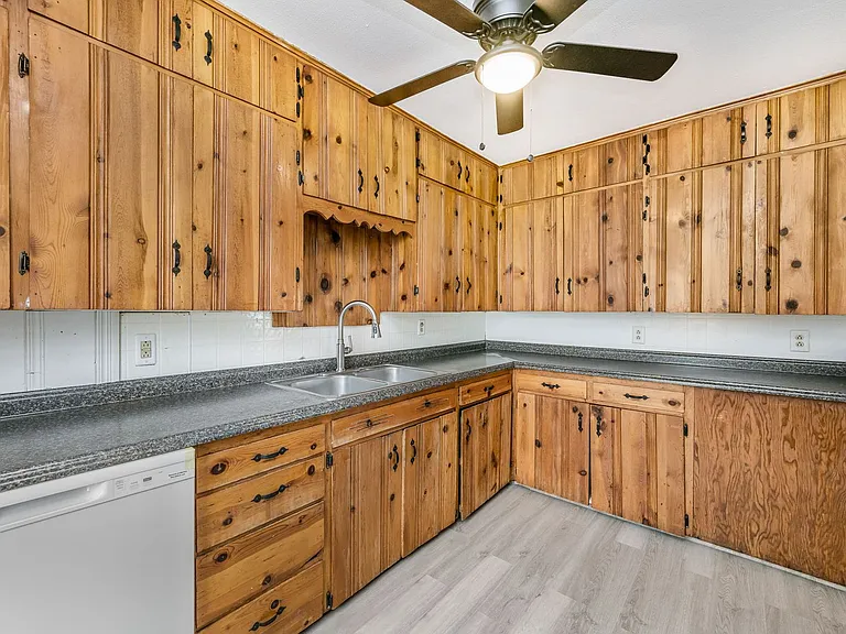 3609 S Travis St — Photo 9