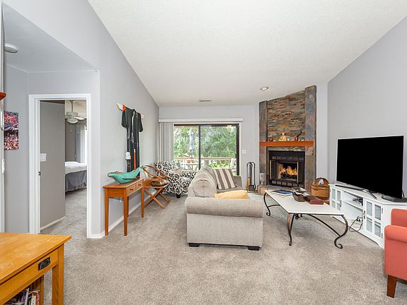 4th image of 2203 Clubhouse Dr