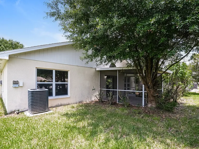 1846 Twisting Ln — Photo 16