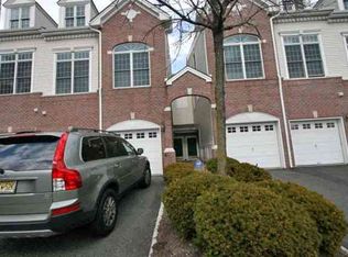 158 Lydia Dr, West New York, NJ 07093