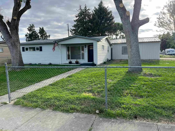 317 Baker Dr, Mountain Home, ID 83647
