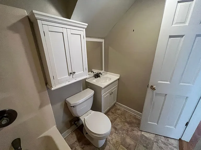 1122 Market St E — Photo 26