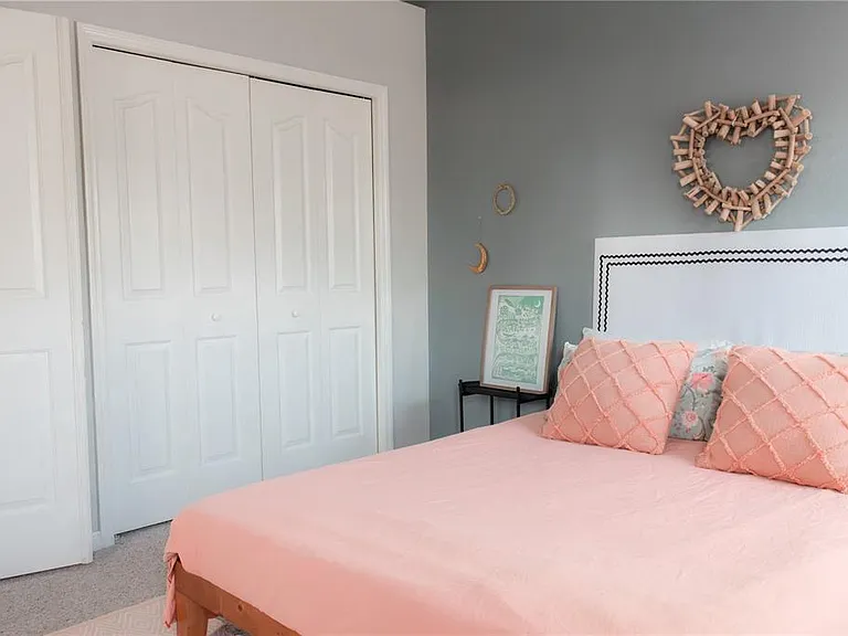 3033 Pointeview Dr — Photo 16