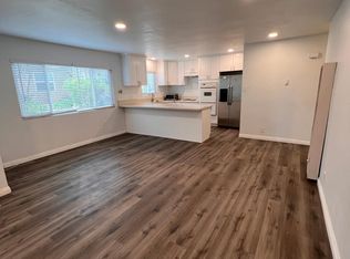 301 W Elder St #301, Fallbrook, CA 92028