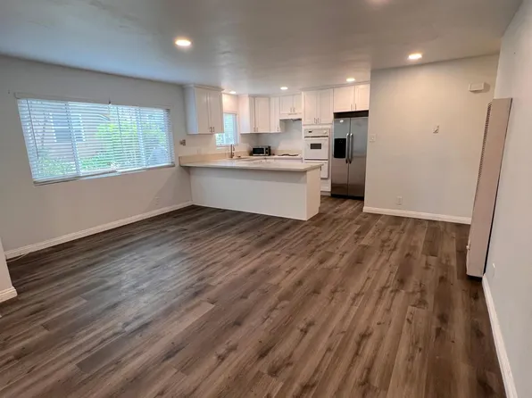 301 W Elder St #301, Fallbrook, CA 92028