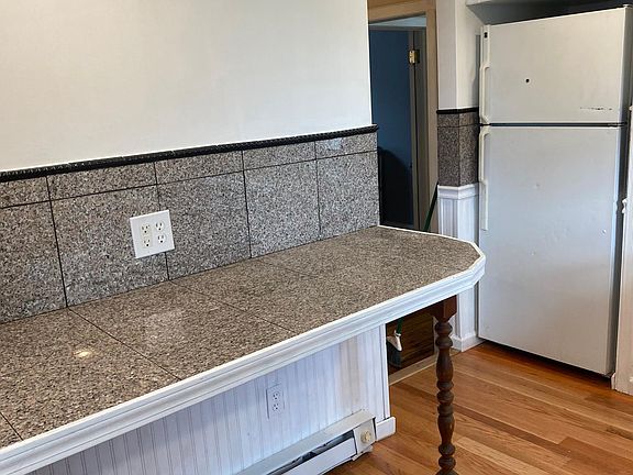 4th image of 26 W Circular St #A