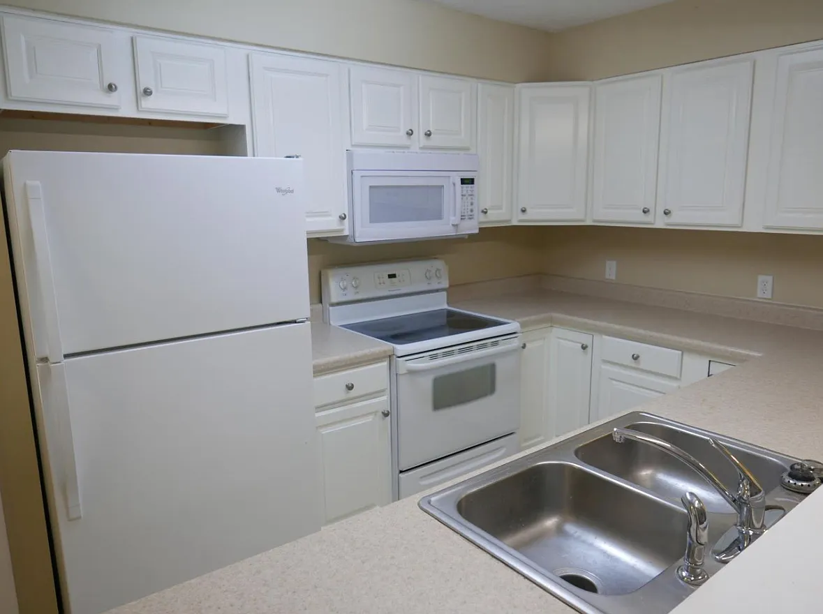 2 bed, 1900 sqft, $1,500 — Photo 3
