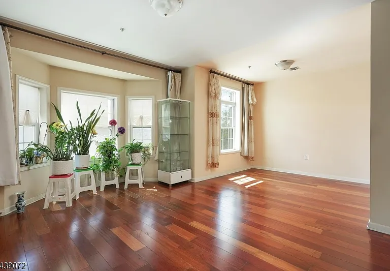 104 E Elizabeth Ave #303 — Photo 5