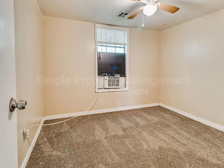 2117 SE 12th St — Photo 16