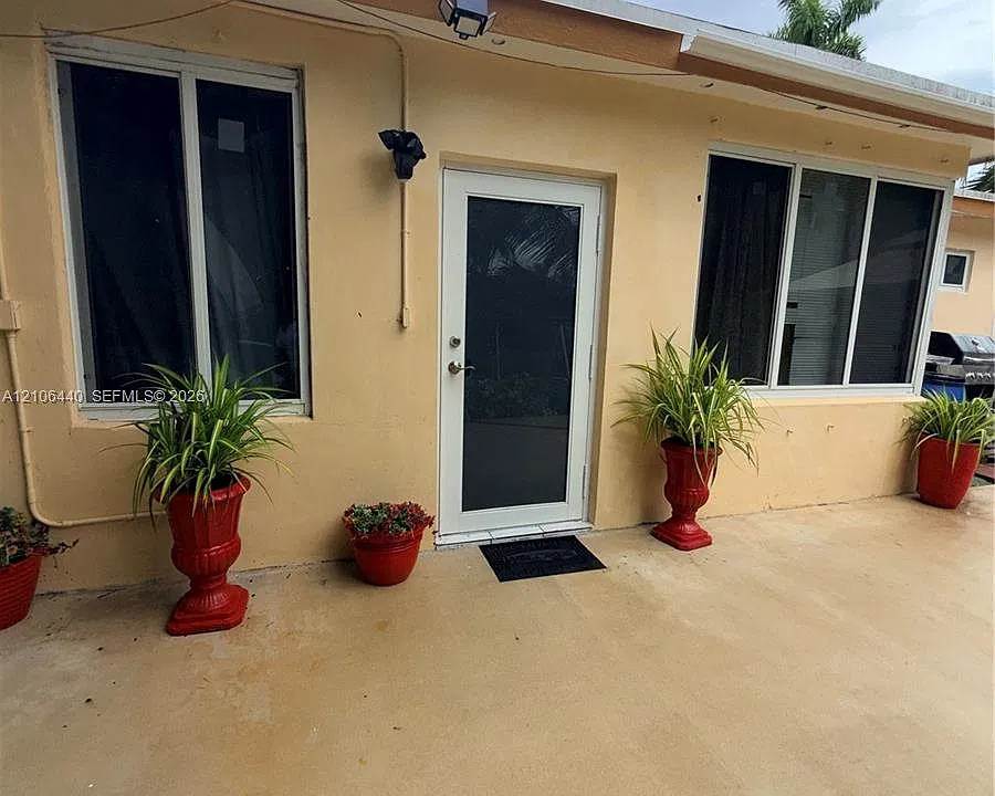 3580 NW 32nd Ct #EFFICIENCY