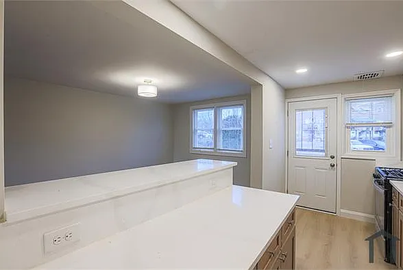 1302 Kenton Rd — Photo 15