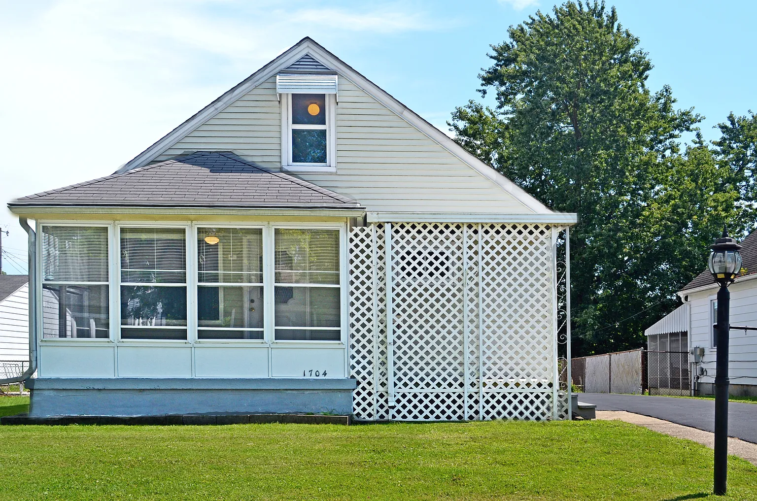 1704 Norton Ave photo 1