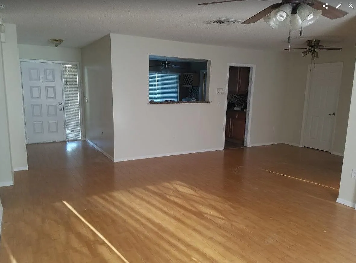 2213 Excalibur Drive — Photo 3