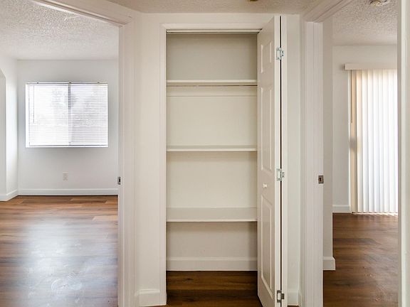 4th image of 606 N Oxford Ave APT 303