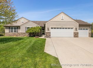 2091 Hollyhock Dr NE, Belmont, MI 49306