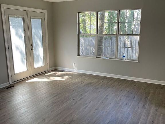 5th image of 3932 Calumet Dr