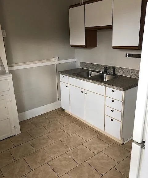 12907 Clifton Blvd #10 — Photo 9