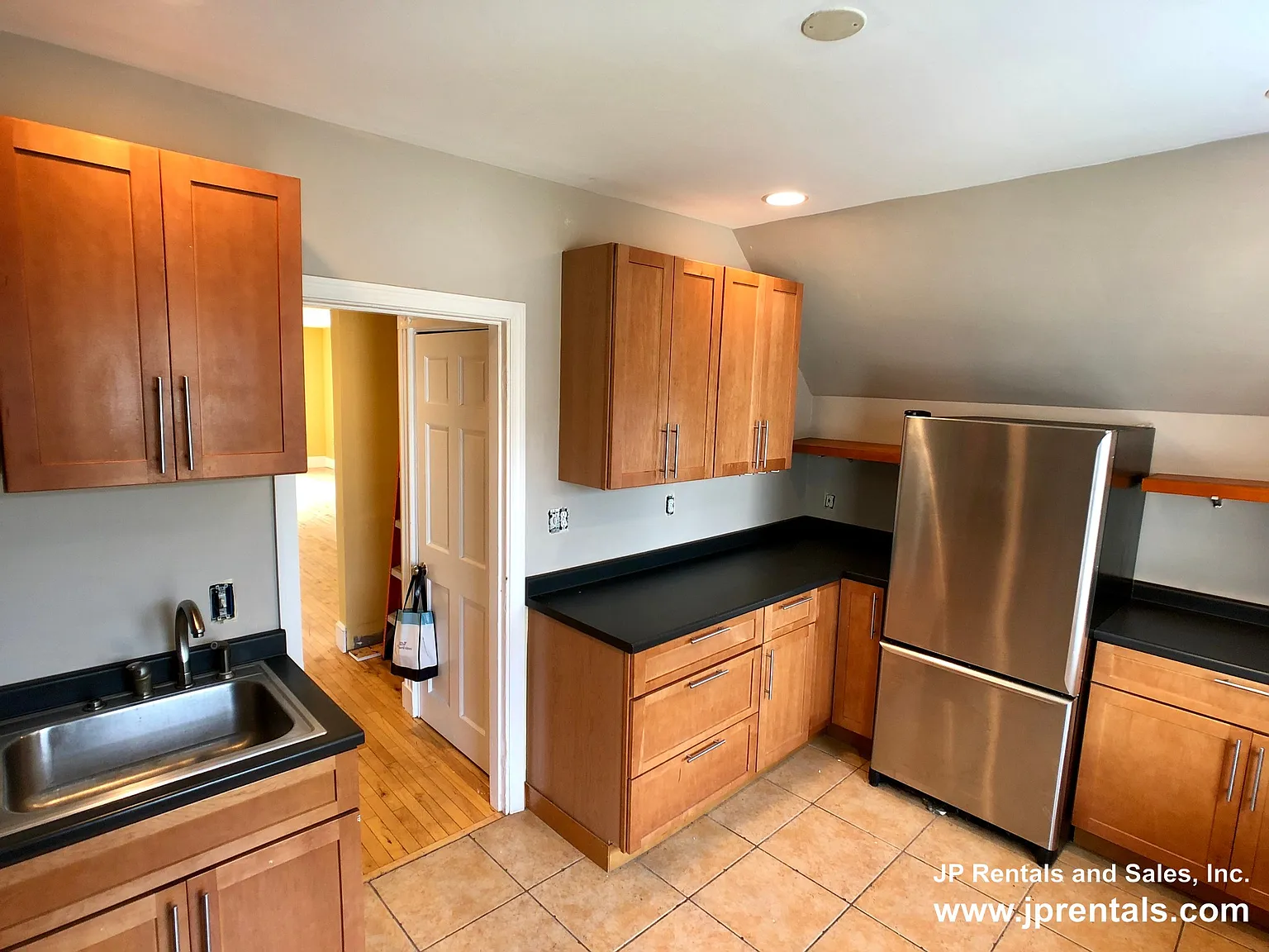 2 bed, 2.0 bath, 1100 sqft, $2,750 — Photo 3