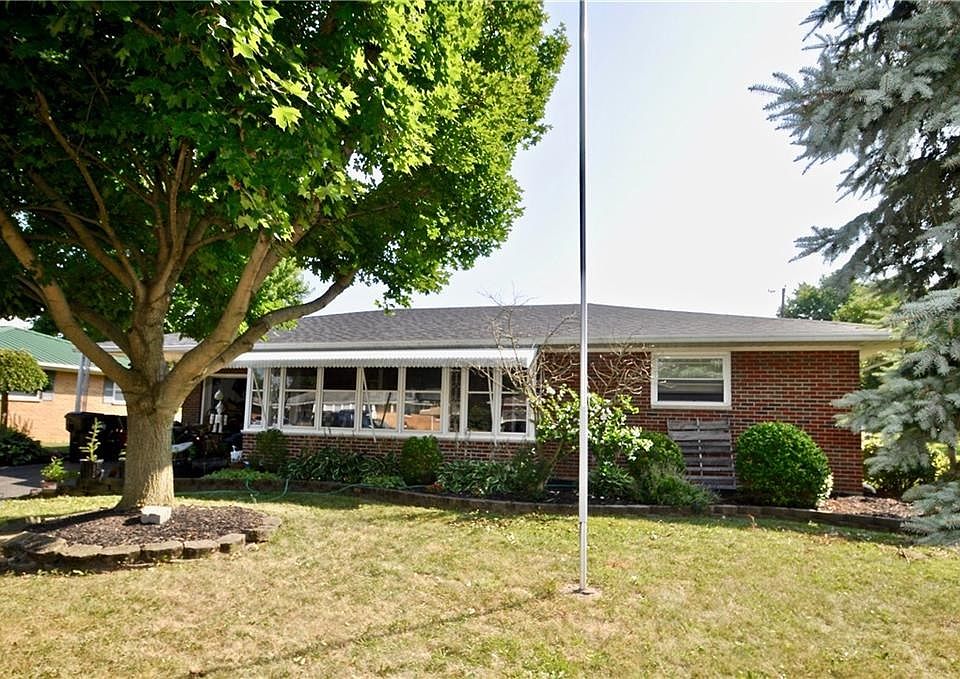 1st image of 123 Hilltop Dr
