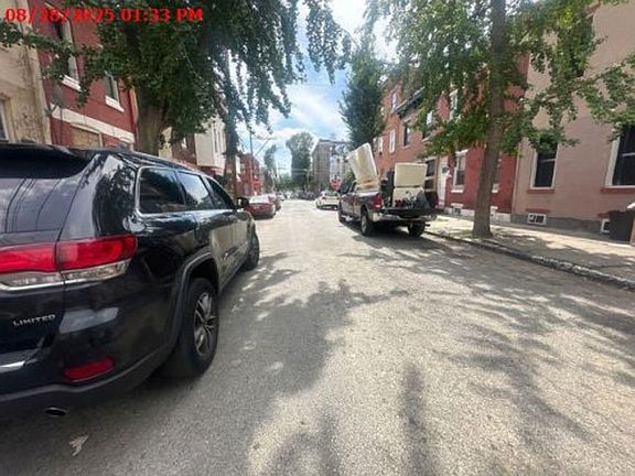 Exterior Neighborhood (street photo)