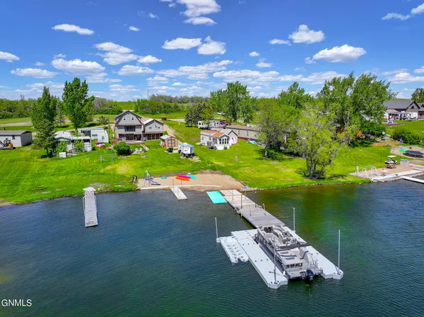 253 Blacktail Dr, Williston, ND 58801