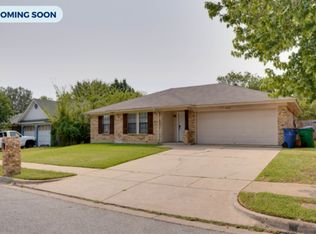 6512 Ridglea Dr, Watauga, TX 76148