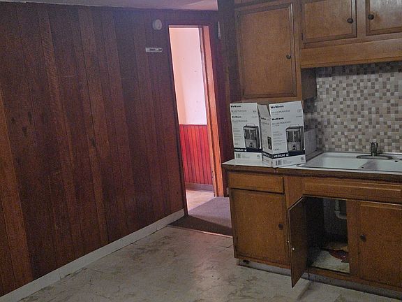 3rd image of 698 Hopkins St #1
