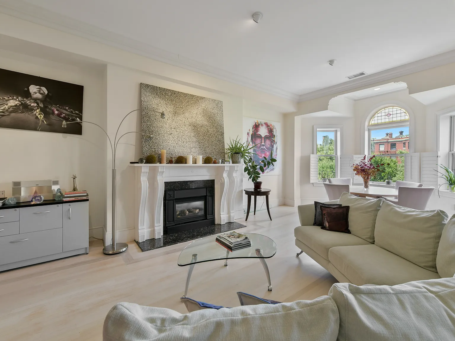 3 bed, 2.5 bath, 2833 sqft, $15,750 — Photo 2