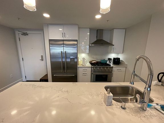5th image of 262 Monsignor Obrien Hwy #202