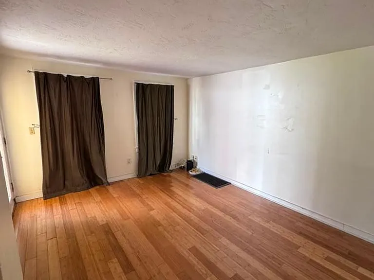 734 Jenifer St — Photo 12