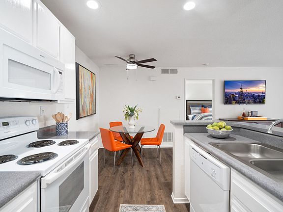 5th image of 655 Baker St APT S207