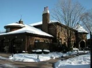 105 Livery Cir, Oak Brook, IL 60523