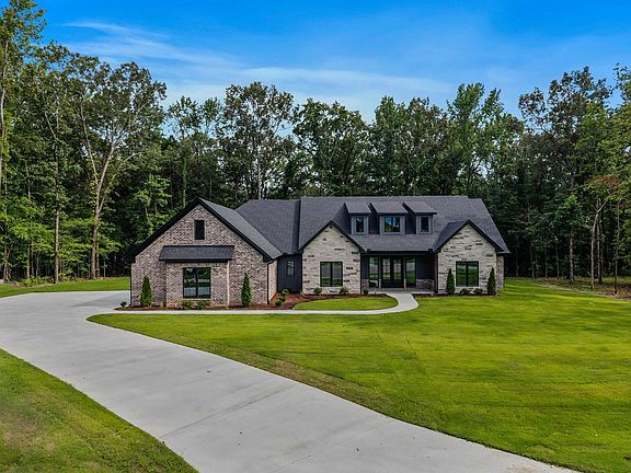 2nd image of 3061 Avilla Manor Trl