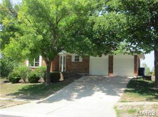 1401 Tamarack Dr, Saint Charles, MO 63301