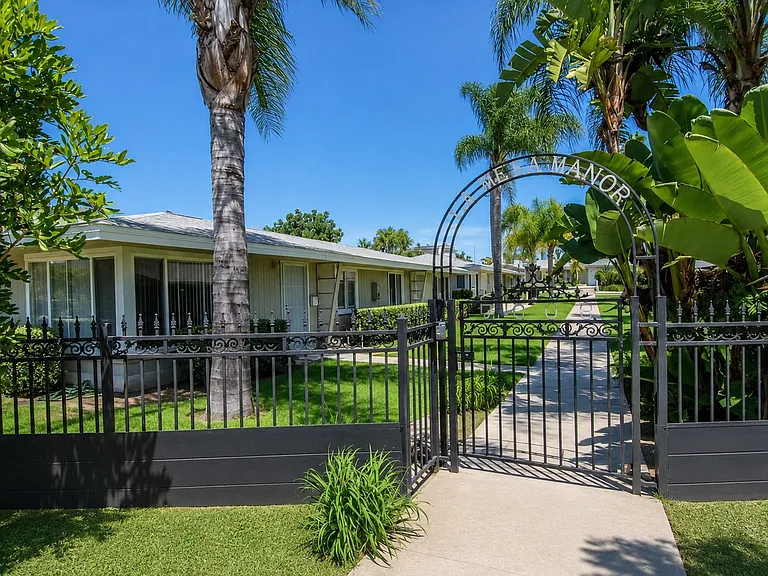 7908 La Mesa Blvd — Photo 12