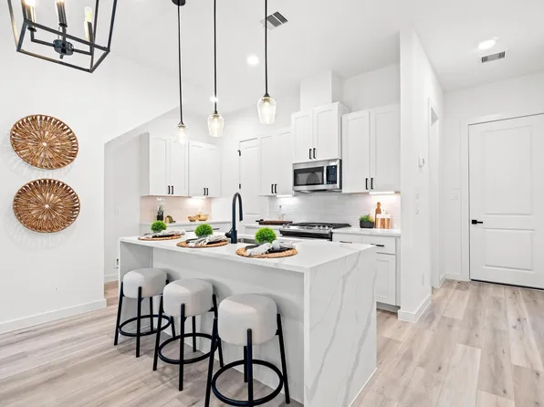 6421 Madrid St, Houston, TX 77021