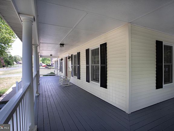 4th image of 615 Clarks Run Rd